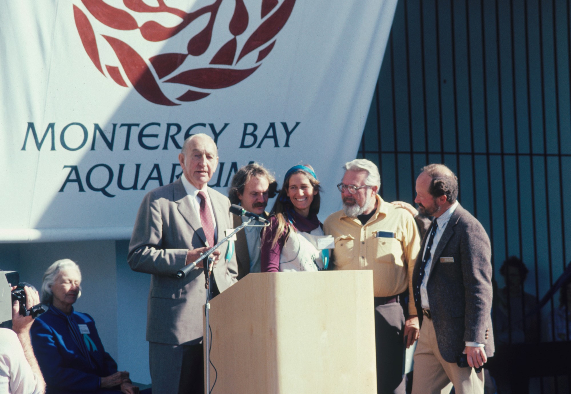 Monterey Bay Aquarium and MBARI mourn the passing of founding visionary 