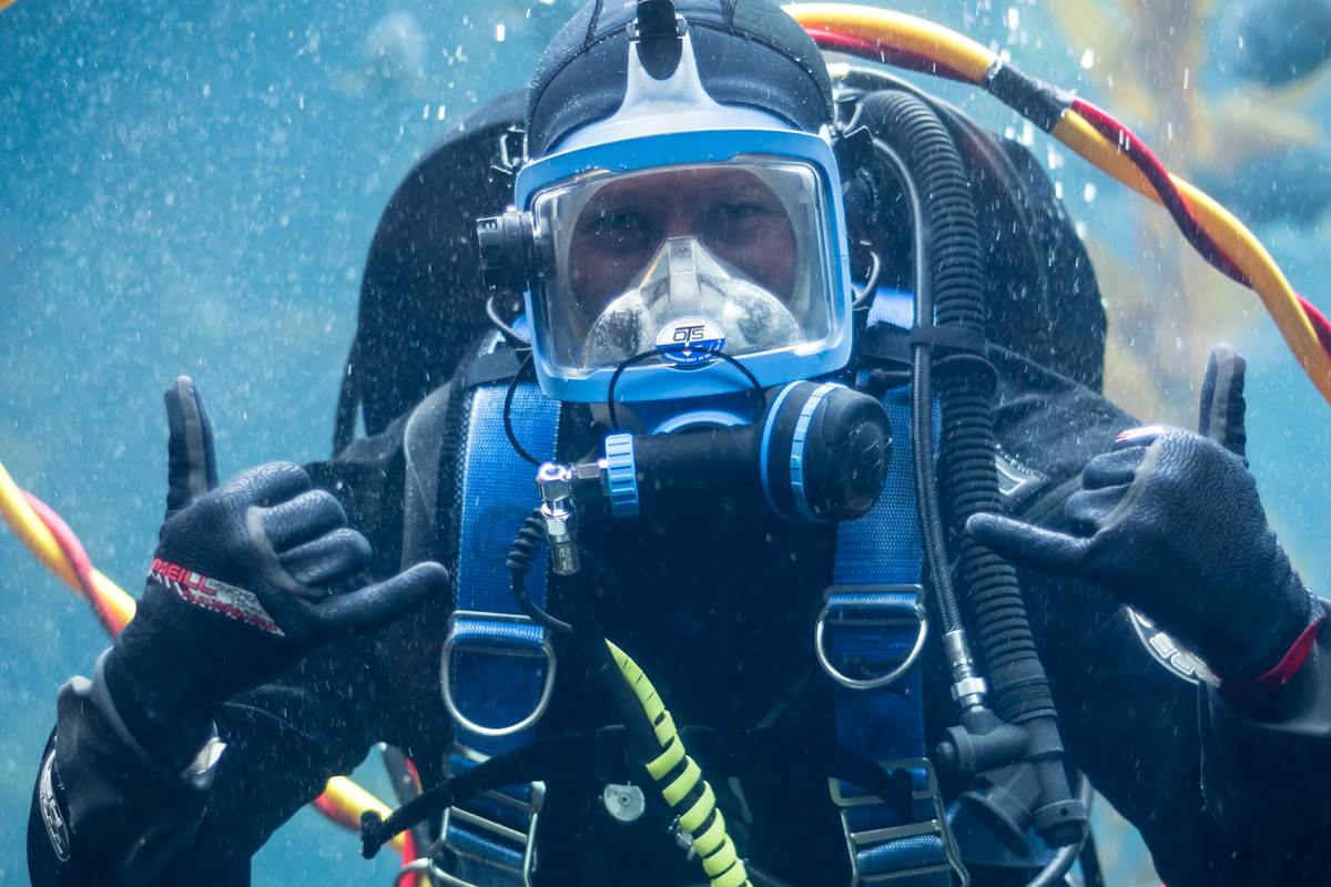 Teen Career Resources Dive Safety Officer Monterey BayAquarium
